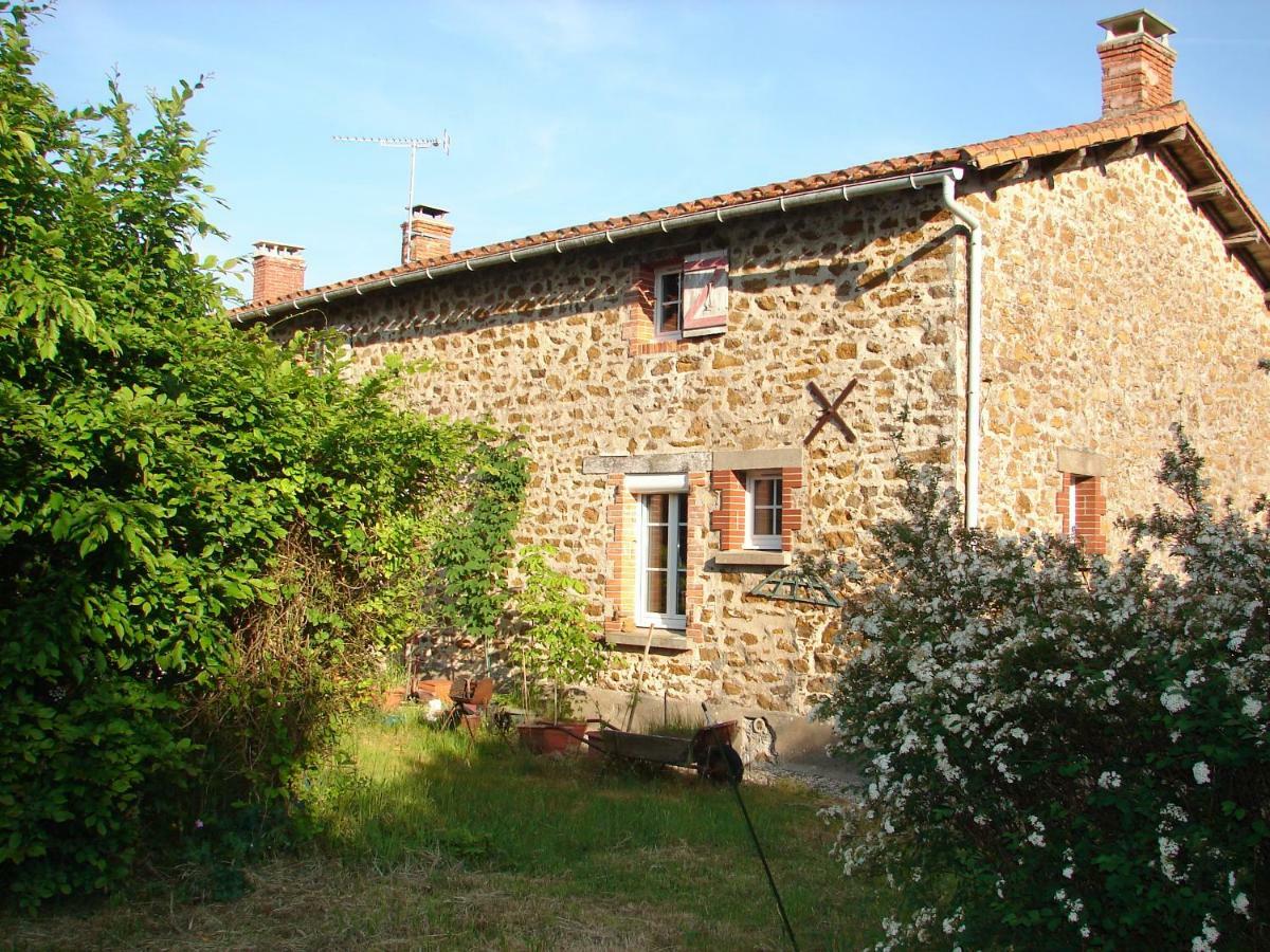 Gite Climatise De La Haute Rue Touvois Экстерьер фото